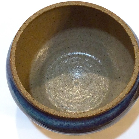 Stunning Blue drip stoneware bowl with lid excell… - Picture 5 of 16